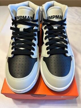 Jordan Access Men’s Sneakers   High-Top Nike Box without Lid.